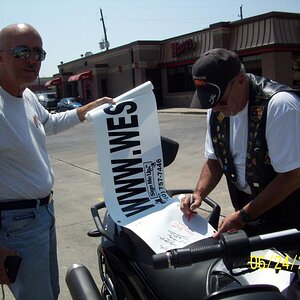 Dudley & Glynn with banner