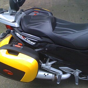 seat bags pegs rh side