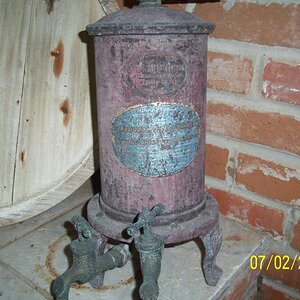 Some type of filter/urn but haven't figured it out. Any knowledge would be helpful.