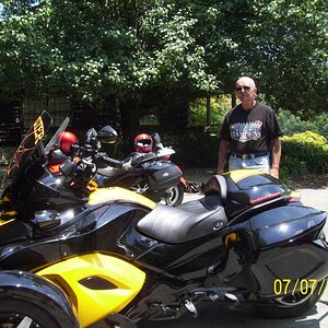 Arriving at Lamonsters.