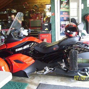 Lamont seems much in deman, and he just got home!