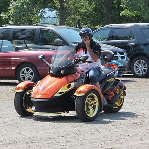 Parade:  nice Spyder dude!