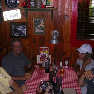 Lunch at Famous Dave's 1
