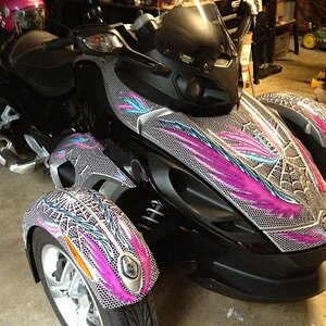 2009 SM5 Silver Spyder with custom www.powersportswraps.com skin.