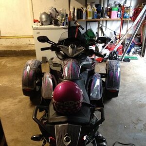 2009 SM5 Silver Spyder with custom www.powersportswraps.com skin.