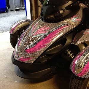 2009 SM5 Silver Spyder with custom www.powersportswraps.com skin.