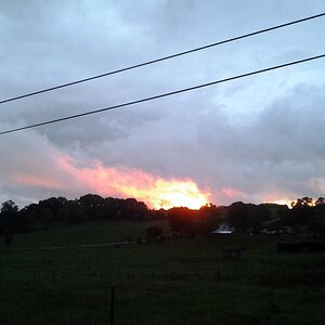 Beautiful SunSet as the Rain Clears
as we leave Lamonts Bar-B-Q