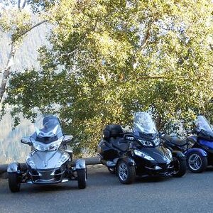 Six spyders along Lake Cresent