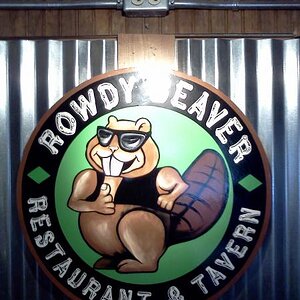 Eureka Springs Bar The Roudy Beaver--good eats!