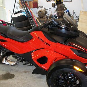 Bringin sexy back all by herself