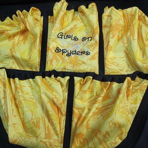 01 Emb Girls On Spyders