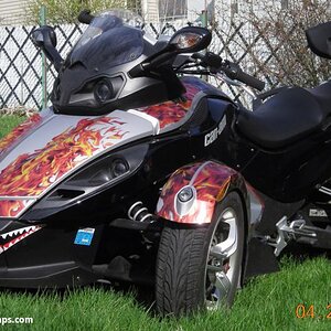 Spyder Teeth graphics kit.  ORDER 814-838-6377