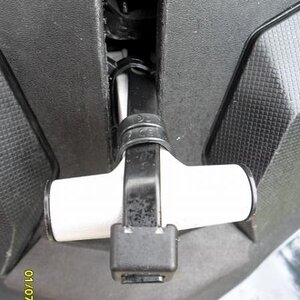 Modified middle bracket - Showing large zip tie
550mm x 9mm - Black to give extra strength