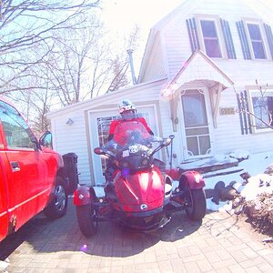 Leaving for Spyderfest...look at the snow!