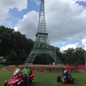 Effiel Tower Memorial Park
