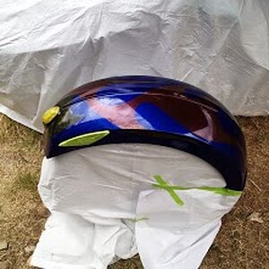 painting the flames on the bike2