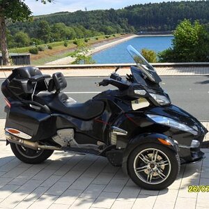 Spyder parked nr the Sorpe Dam