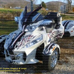 Lamont's Spyder RT Bike & trailer