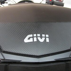 V47CarbonFiberTopcase (800x600)