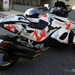 Add this camouflage pattern to your Spyder with our easy to apply peel and stick process. What colors do you want?