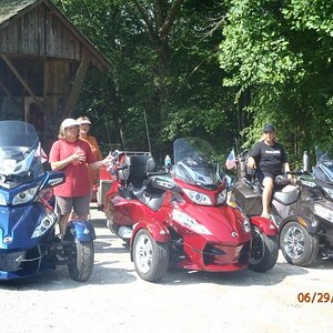 The Crew and Spyders at the Oldest Bridge