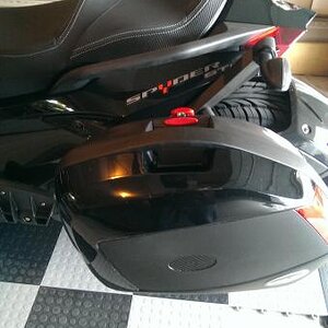 Removed Reflectors For Carbon Look