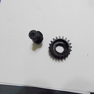 DSC00195
Opps.  Some A-HOLE didn't listen when the instructions said "GENTLY"
I broke the gear and have to replace it.