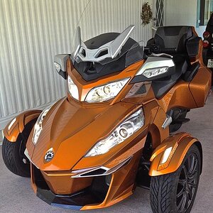 DALE and NANCY'S 2014 CAN-AM SPYDER RT-S SM6
ACE 1330cc 115HP, 96 LB-FT TORQUE