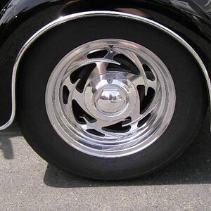 Eagle GT, Dragon Star wheels, 235 x 15 tires.