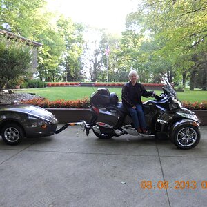 Hazel & Laila before Iowa trip