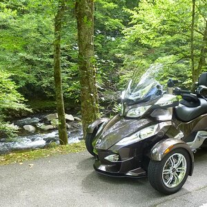 so many scenic pull offs for pics