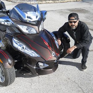 Johnny the striper Man , He did my bike <<<dfwiker