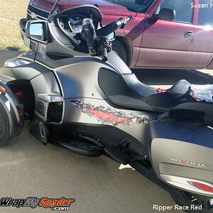 Ripper race Red custom side panel for Spyder RT.