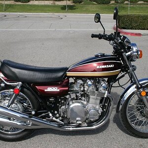 1 new 1975 kawaski 900 z1