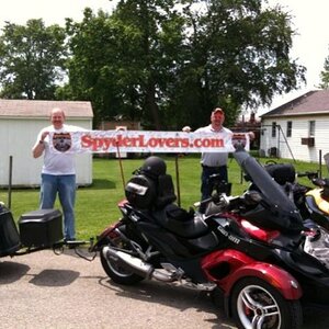 EffinghamBannersigning