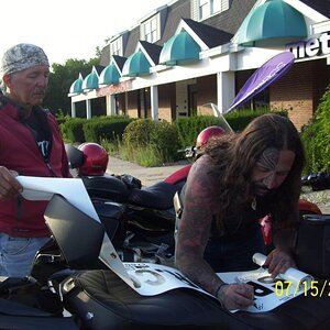 Dudley and Tatt2R doing the banner in Salem, NH.