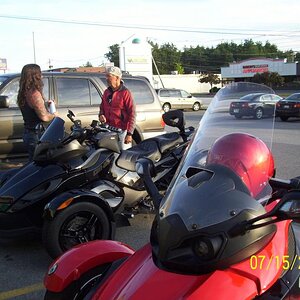 Chatting with Tatt2R.