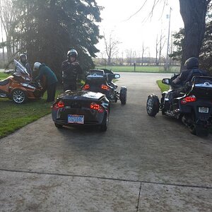 Getting ready to leave for Spyderfest from Charlotte, Michigan