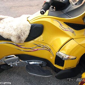 Barbwire Red lightning fornt 4