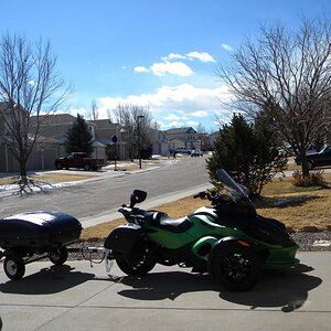 1 spYder and Trailer a