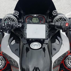 UP CLOSE AND PERSONAL.  
FOUR 6.5s.  RAM MOUNT ACCESSORIES HOLD IPAD MINI 4.  THANKS FOR THE INFO JCTHORNE.