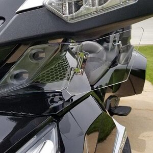 adjustable lower mirror wind deflectors