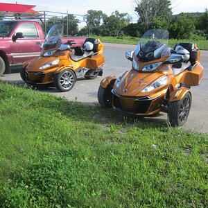 Phyllis and my spyders in Richmond, Vt.    007