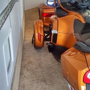 Spyder and Freedom trailer anchored in