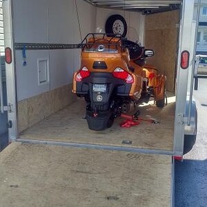 Spyder and Freedom trailer anchored in