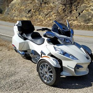 2013 Spyder RT Limited on Hwy 60 above Wabasha 1