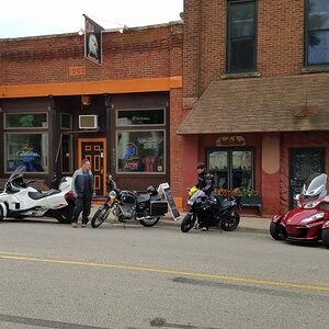 Fall Ride to Ole's with DGoebel, RDMiller, Dan and Riley on 2 Wheelers