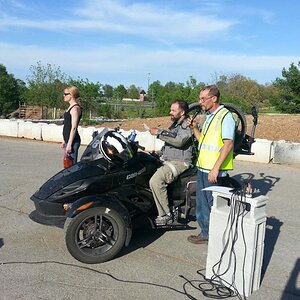 Heather, Seth and Joe anouncìng at the drags