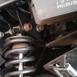 5.  Left side mounted... I used the longer bracket here.