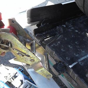 this where the Ratchet attaches to the metal cradle ( bolted to trk frame ) .... it looks small but it's 3/8 th thick x 1 in wide ...not going to bend